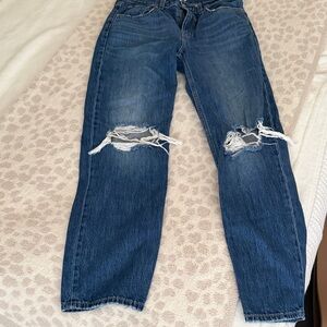 Women’s Levi’s low pro straight jeans size 28